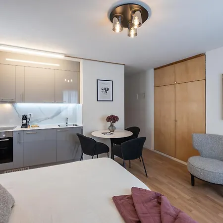 Alberti Platz Apartmán *